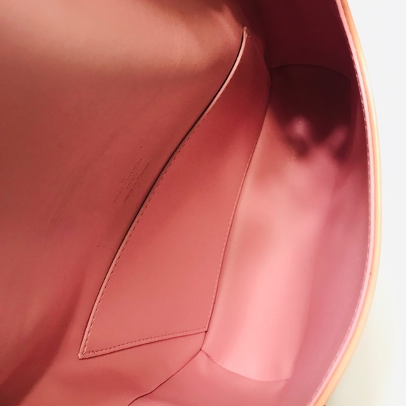 LOUIS VUITTON Monogram Vernis Thompson Street Bag - Picture 7 of 8